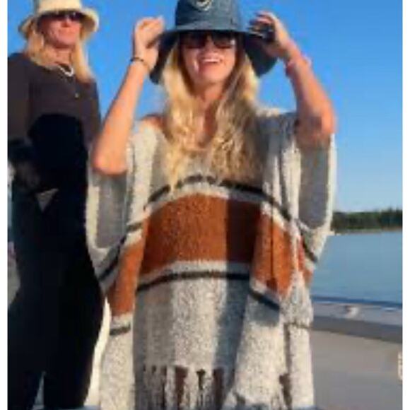 Free People Striped Fringe Juno Boucle Boho Poncho Western Sweater ONE SIZE - Picture 1 of 11